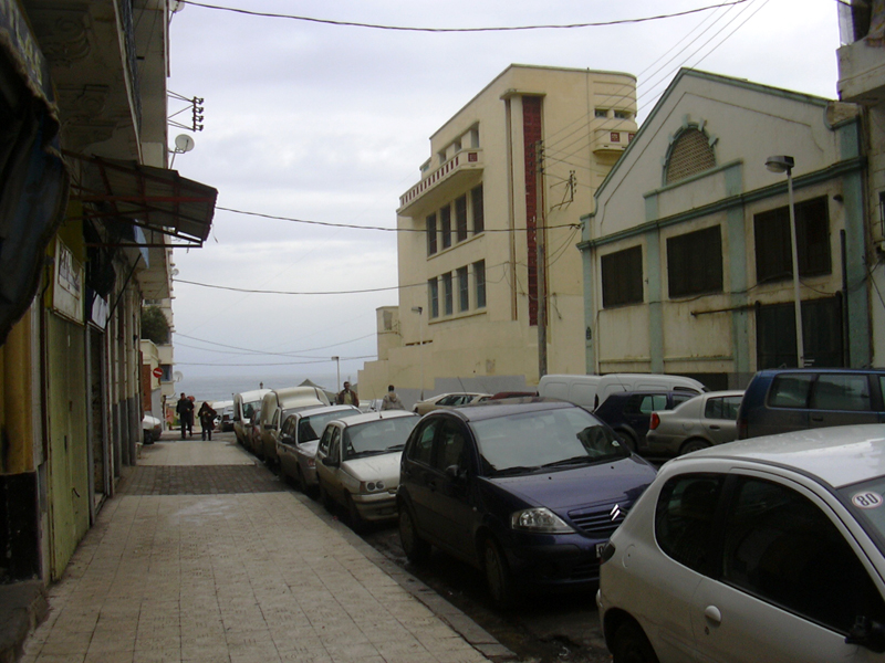 photos/2004 Alger/0354 Rue Delacroix vers rue Lazerges.jpg